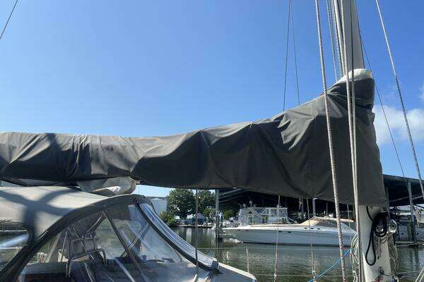 Photo of the 1979 Hardin Voyager "Miss Scarlet"