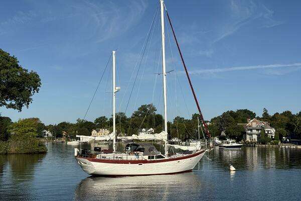Photo of the 1979 Hardin Voyager "Miss Scarlet"