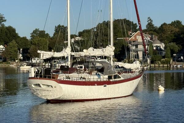 Miss Scarlet 44ft Hardin Yacht For Sale Miss Scarlet 44ft Hardin Yacht For Sale