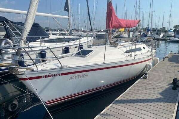 36-ft-CS-1987-Merlin-Mythos-Mississauga Ontario Canada yacht for sale