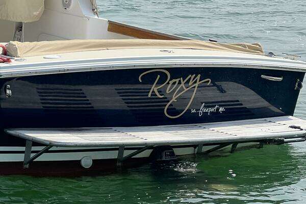 Photo of the 2003 Surf-Hunter 25 "Roxy"