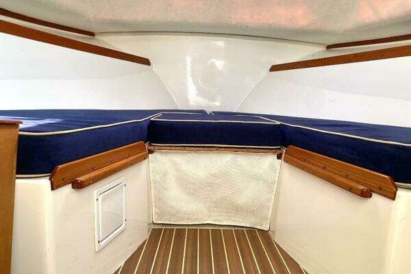 Photo of the 2003 Surf-Hunter 25 "Roxy"