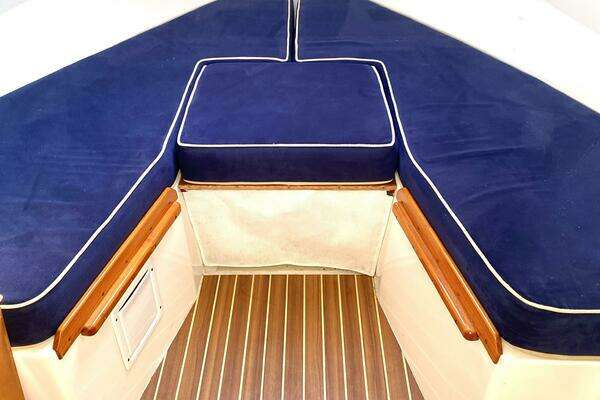 Photo of the 2003 Surf-Hunter 25 "Roxy"