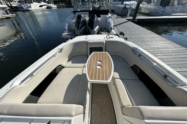 23ft Boston Whaler Yacht For Sale