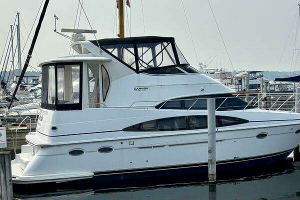 39-ft-Carver-2000-Montague Michigan United States yacht for sale