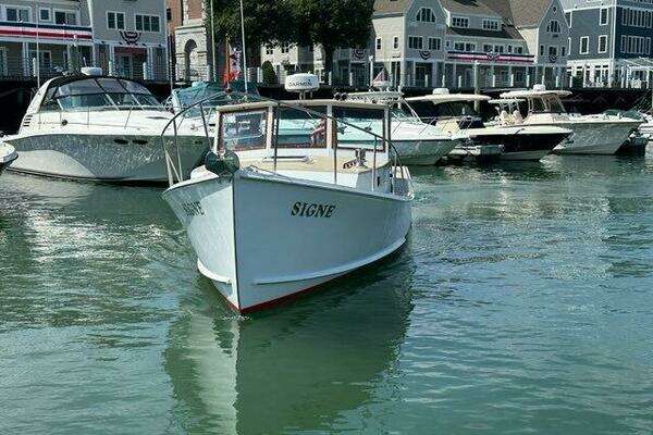 Photo of the 1987 Holland 32 "SIGN'E"