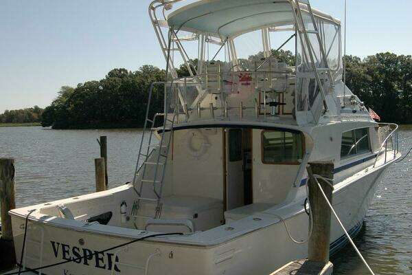 Photo of the 1987 Bertram 33 Sport Fisherman "Vesper"