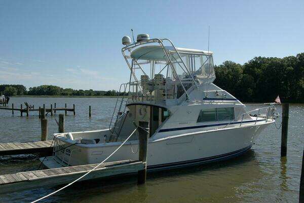 Photo of the 1987 Bertram 33 Sport Fisherman "Vesper"