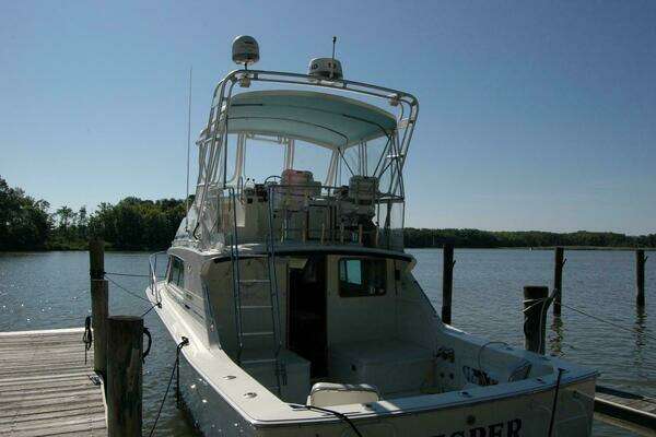 Photo of the 1987 Bertram 33 Sport Fisherman "Vesper"