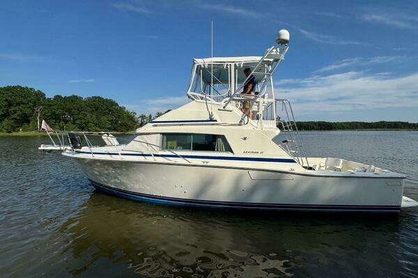 Photo of the 1987 Bertram 33 Sport Fisherman "Vesper"