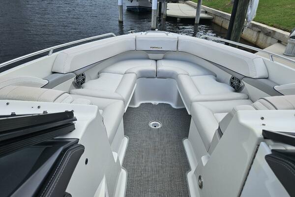 27ft Formula Yacht For Sale
