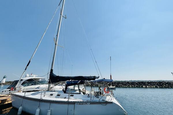 ORION 37ft Hunter Yacht For Sale