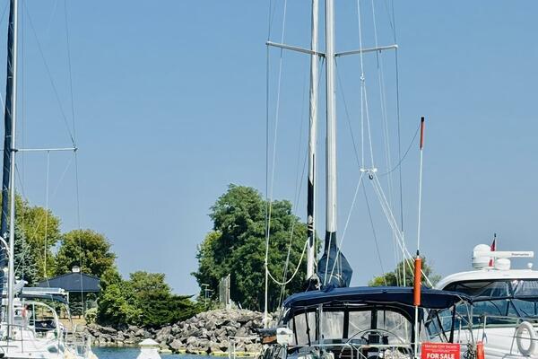 ORION 37ft Hunter Yacht For Sale