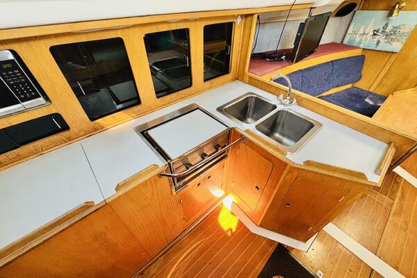 ORION 37ft Hunter Yacht For Sale