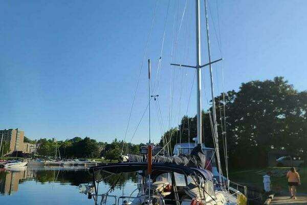 37-ft-Hunter-1987-37 LEGEND-ORION PRESCOTT Ontario Canada  yacht for sale