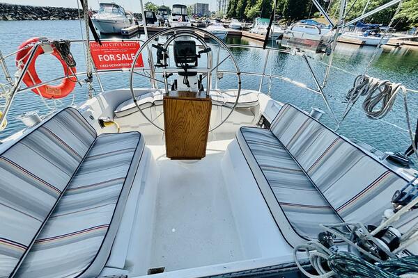 ORION 37ft Hunter Yacht For Sale