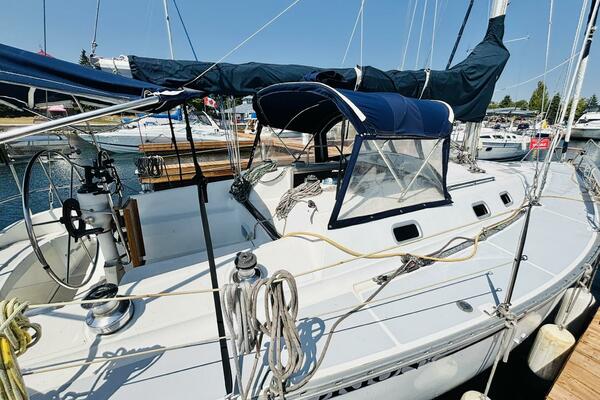 ORION 37ft Hunter Yacht For Sale