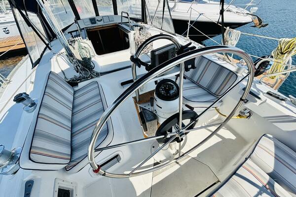 ORION 37ft Hunter Yacht For Sale