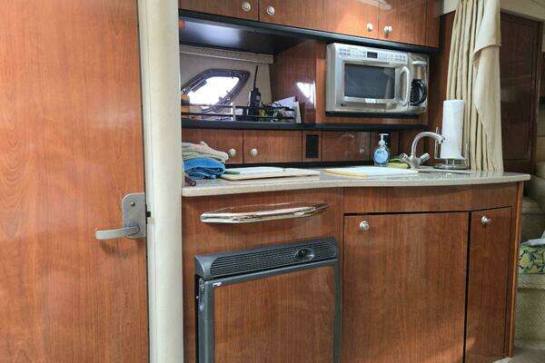 Photo of the 2007 Sea Ray 310 Sundancer