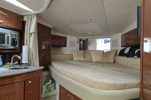 Photo of the 2007 Sea Ray 310 Sundancer