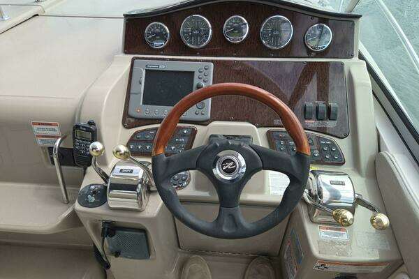 Photo of the 2007 Sea Ray 310 Sundancer
