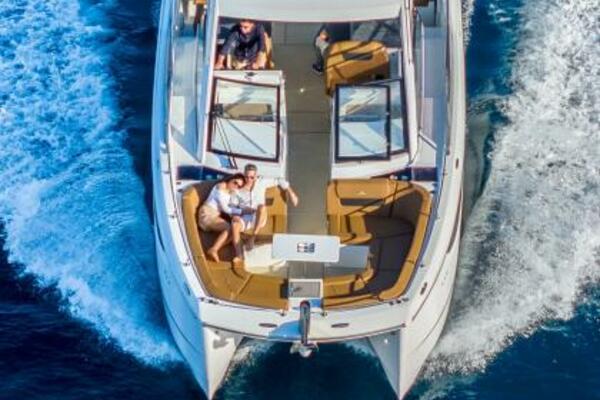 39ft Four Winns Yacht For Sale