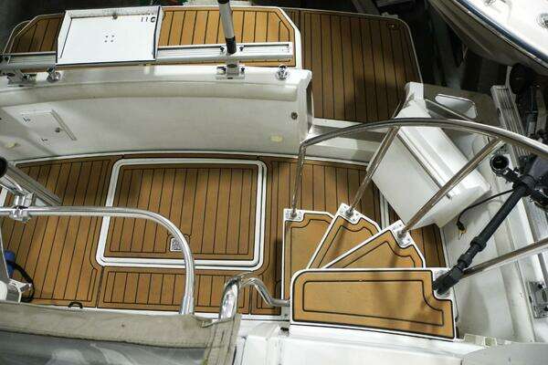 Photo of the 2000 Carver 404