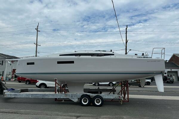 38ft Jeanneau Yacht For Sale
