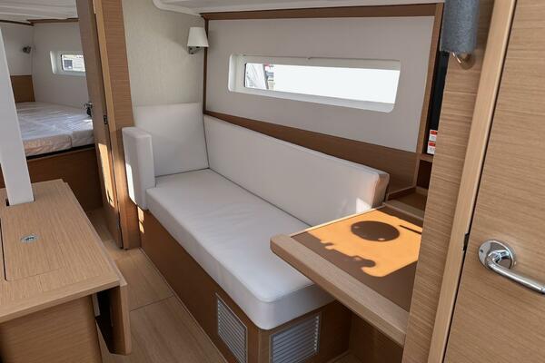 38ft Jeanneau Yacht For Sale