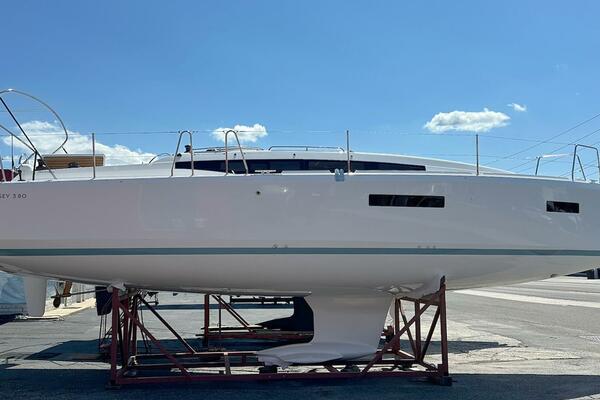 38ft Jeanneau Yacht For Sale