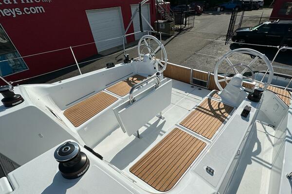 38ft Jeanneau Yacht For Sale