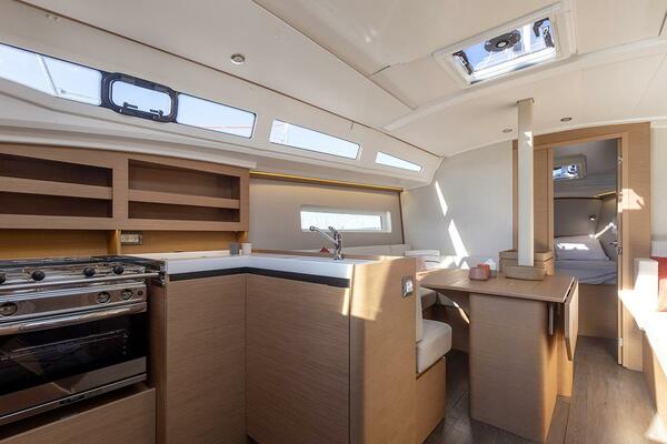38ft Jeanneau Yacht For Sale