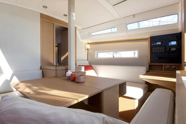 38ft Jeanneau Yacht For Sale