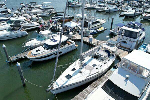 Photo of the 1991 Hunter  "Wind Kist"