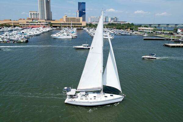 Photo of the 1991 Hunter  "Wind Kist"