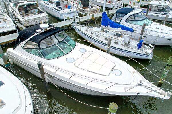 Photo of the 1999 Maxum 4100 "Ocean Castle"