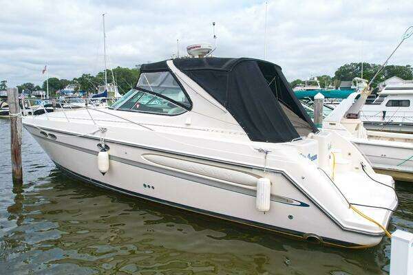 Photo of the 1999 Maxum 4100 "Ocean Castle"