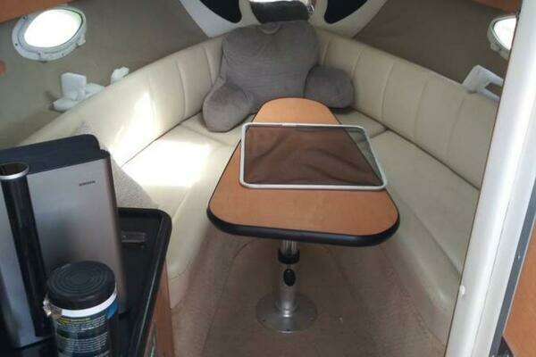 Photo of the 2009 Rinker 280 Express Cruiser