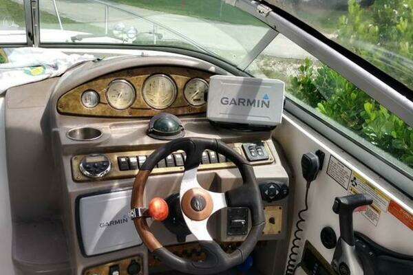 Photo of the 2009 Rinker 280 Express Cruiser