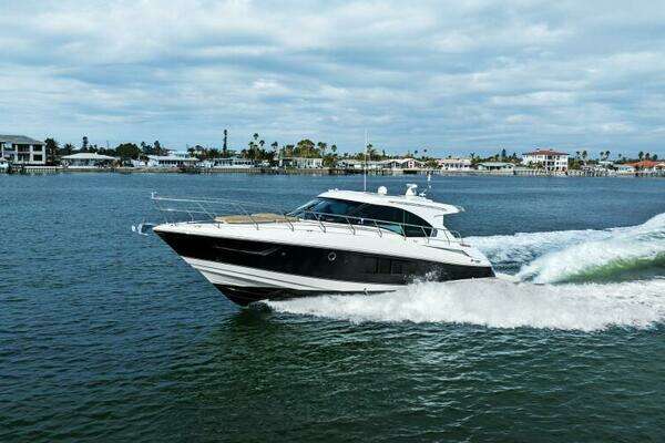 45' Cruisers Yachts