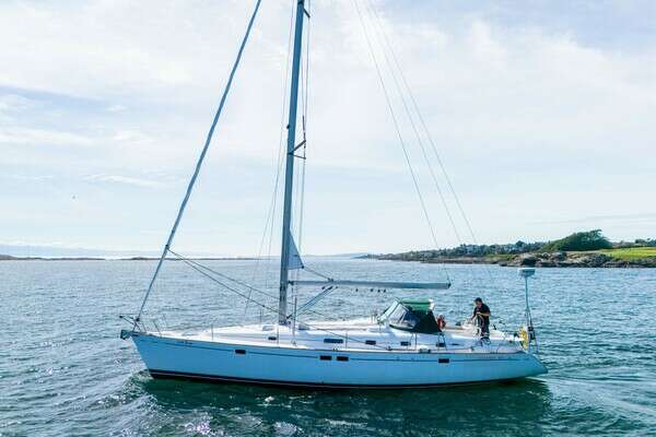 46-ft-Beneteau-2000-Lost Boys-Oak Bay British Columbia Canada yacht for sale
