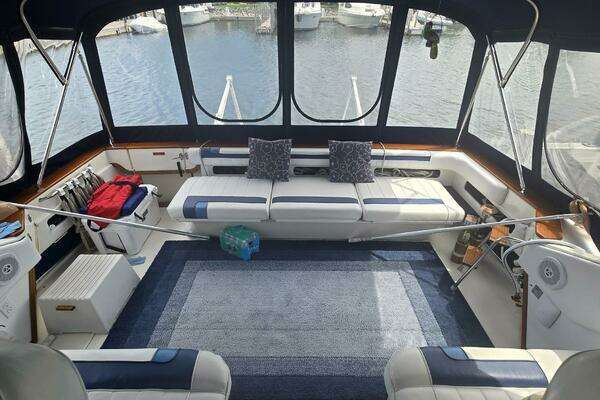 Photo of the 1988 Sea Ray 390 Express Cruiser