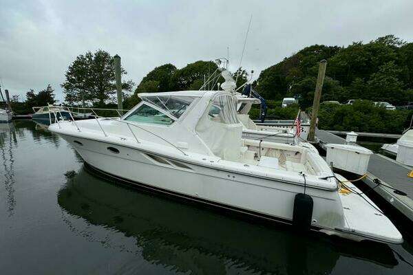35-ft-Tiara Yachts-2002-3500 Express-Vixen Poocasset Massachusetts United States  yacht for sale