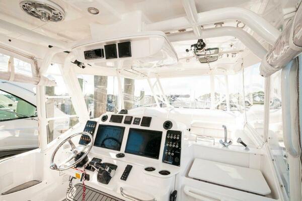 35ft Everglades Yacht For Sale
