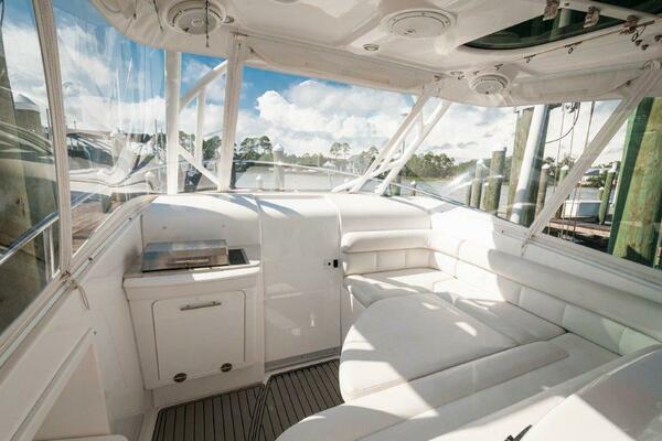35ft Everglades Yacht For Sale