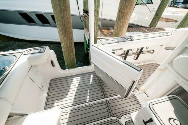 35ft Everglades Yacht For Sale