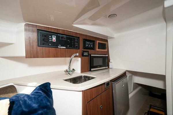 35ft Everglades Yacht For Sale