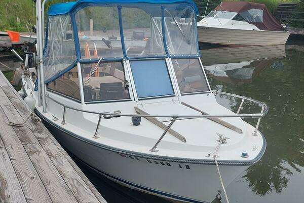 Photo of the 1986 Shamrock 20 Walkthrough "Messing About"