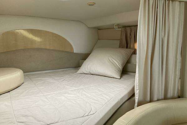Photo of the 2000 Maxum 3500 SCR "Mare Vita"