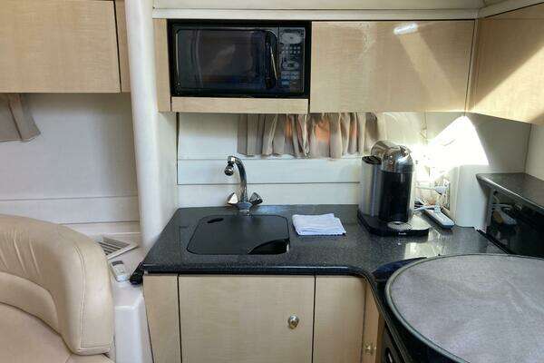 Photo of the 2000 Maxum 3500 SCR "Mare Vita"